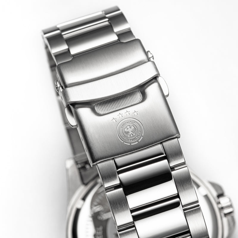 DFB GERMAN FOOTBALL BUND quartz watch stainless steel silver one size men's Swiss movement 42 mm 20504-1E, 20504-2E, 20504-3E