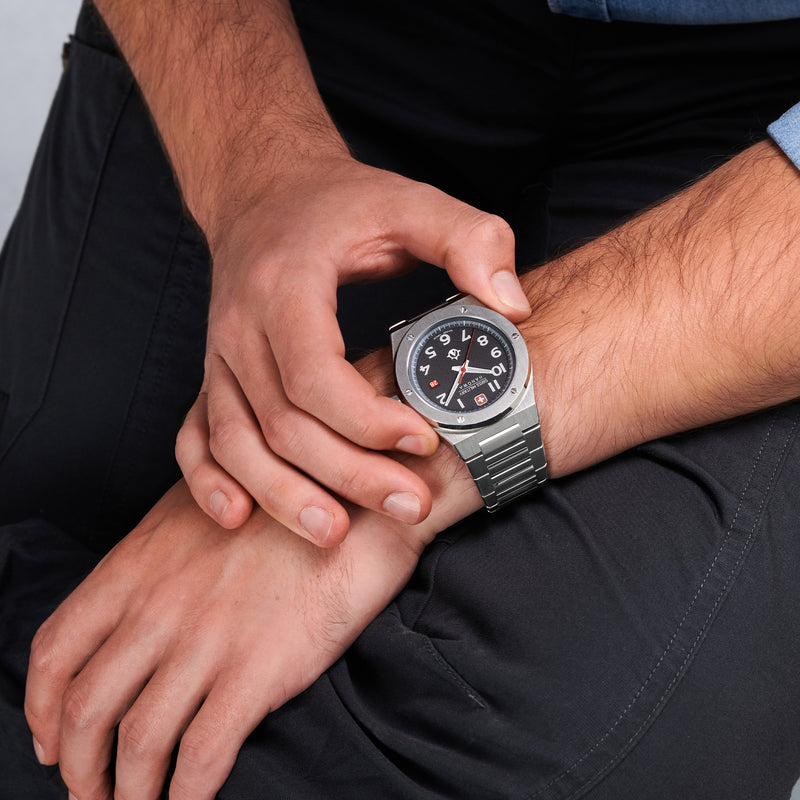 SONORAN 42mm Schwarz/Silber Edelstahl - Swiss Made